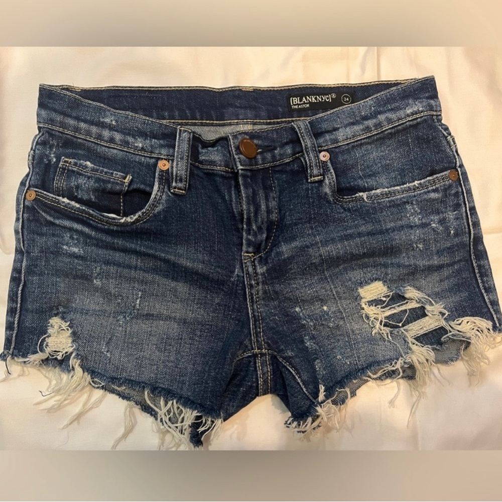 EUC BlankNYC The Astor Distressed Jean Shorts Size 24
